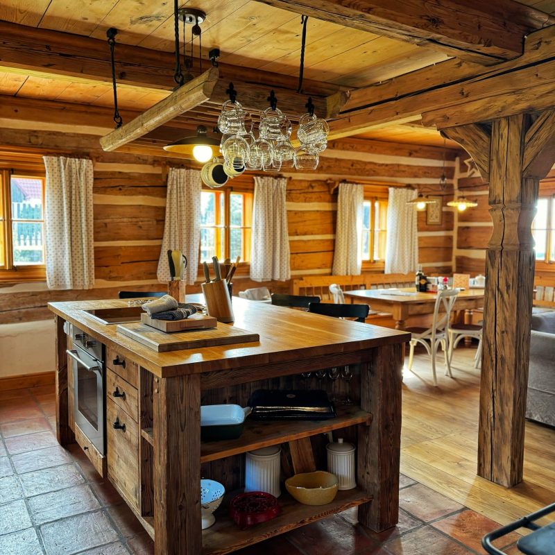 Kuchyň v Pohádkové roubence