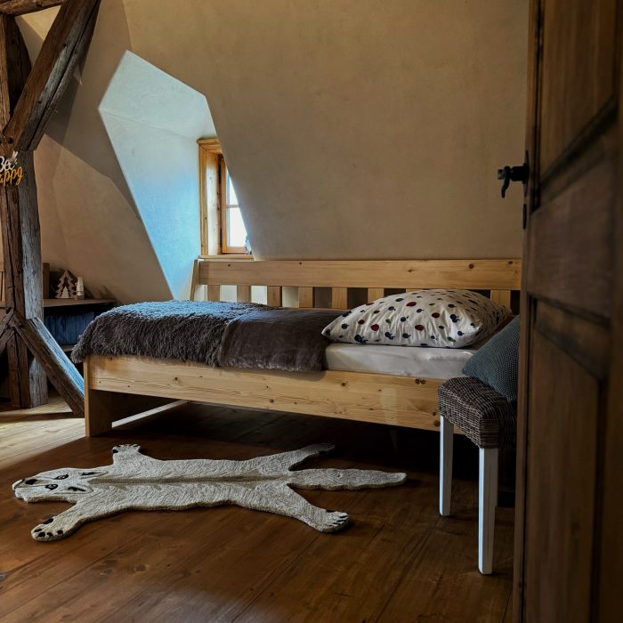 Pokoj se dvěma oddělenými lůžky v Pohádkové roubence