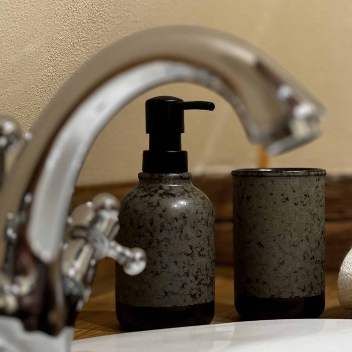 Samostatná toaleta - umyvadlo